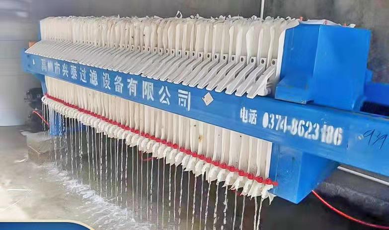 污泥壓濾機(jī)如何進(jìn)行污泥脫水？